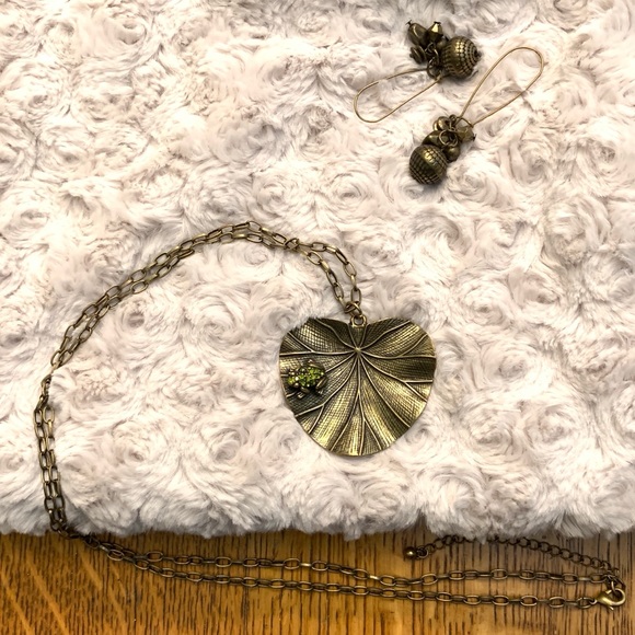 Earrings & Pendant w/ frog atop lilypad - Picture 1 of 6